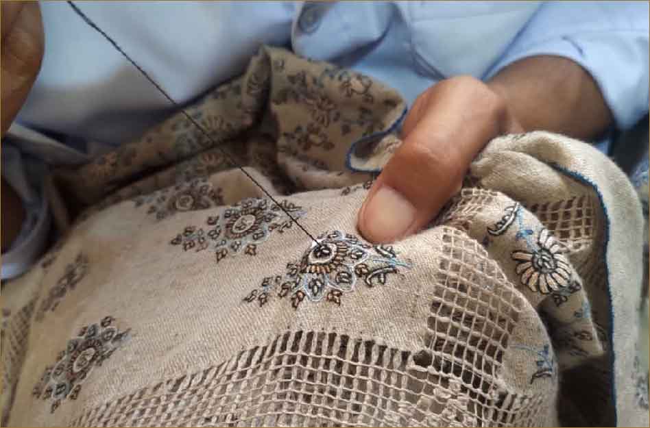 Hand Embroidered Pashmina Shawls & Scarves